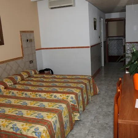 Hotel Univers 3*