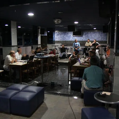 环球大酒店 酒店 罗萨斯