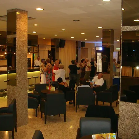 环球大酒店 酒店 罗萨斯